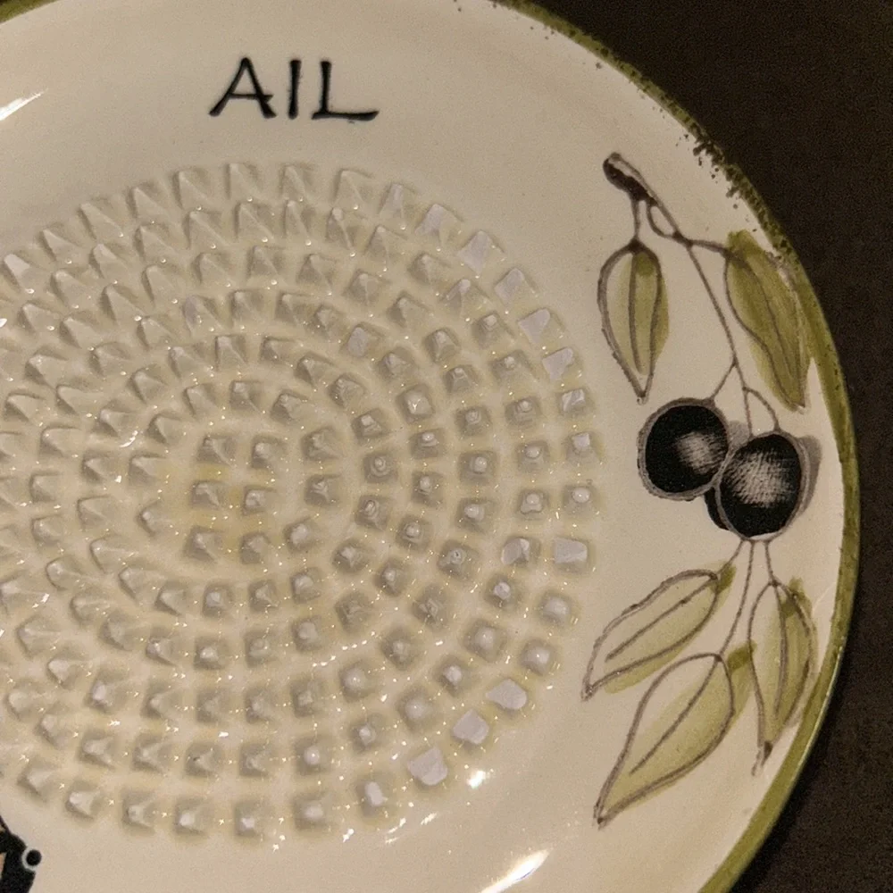 NWT Ceramic Hand Made Garlic Grater, Zester Plate